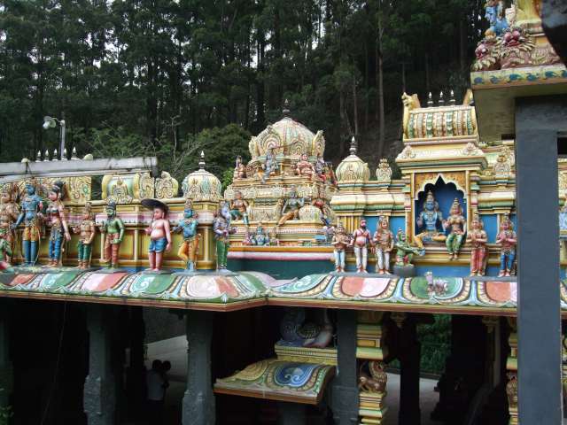 nuwara eliya hindoe tempel onderweg.
